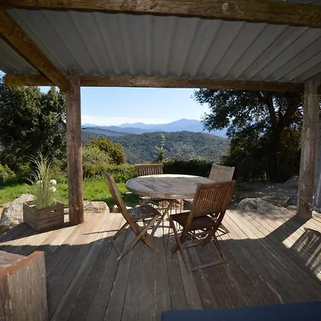 Сasa de vacaciones 2 Bedroom Cozy In Canale *