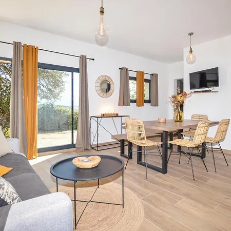 Сasa de vacaciones 2 Bedroom Cozy In Canale Pila-Canale