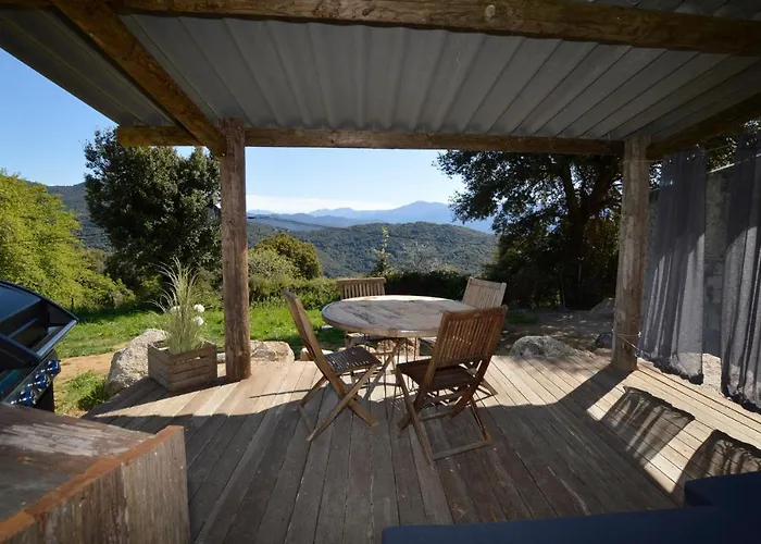 Hébergement de vacances 2 Bedroom Cozy In Canale *