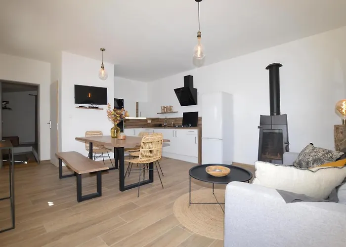 2 Bedroom Cozy In Canale Hébergement de vacances