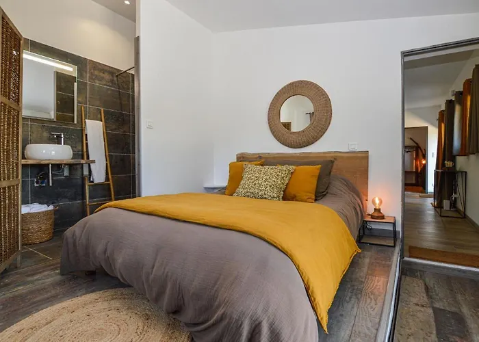 Hébergement de vacances 2 Bedroom Cozy In Canale