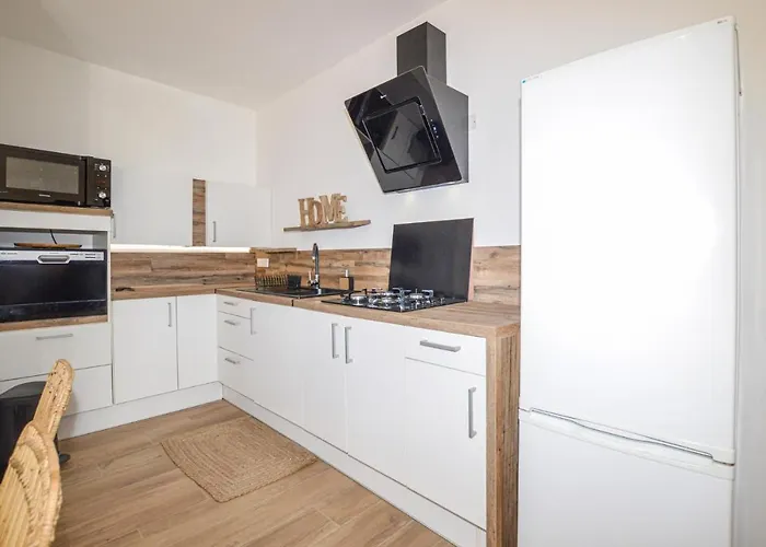 2 Bedroom Cozy In Canale *